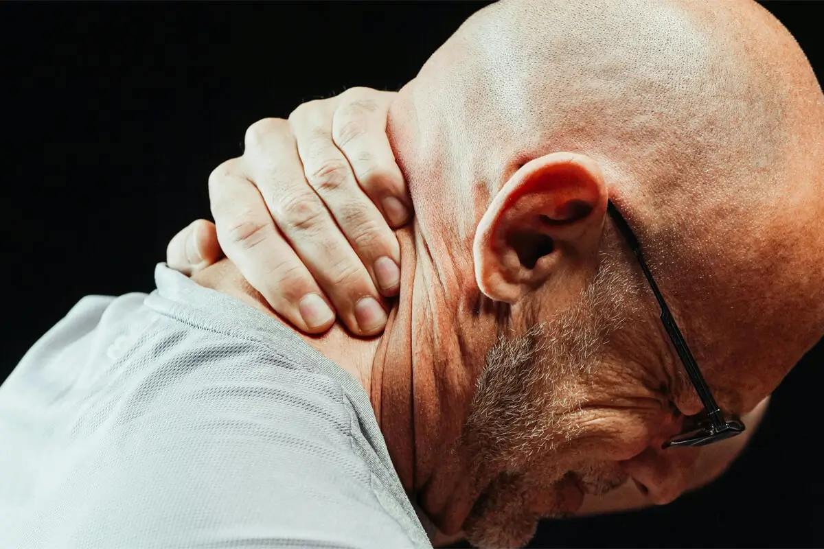 Persona con dolor persistente